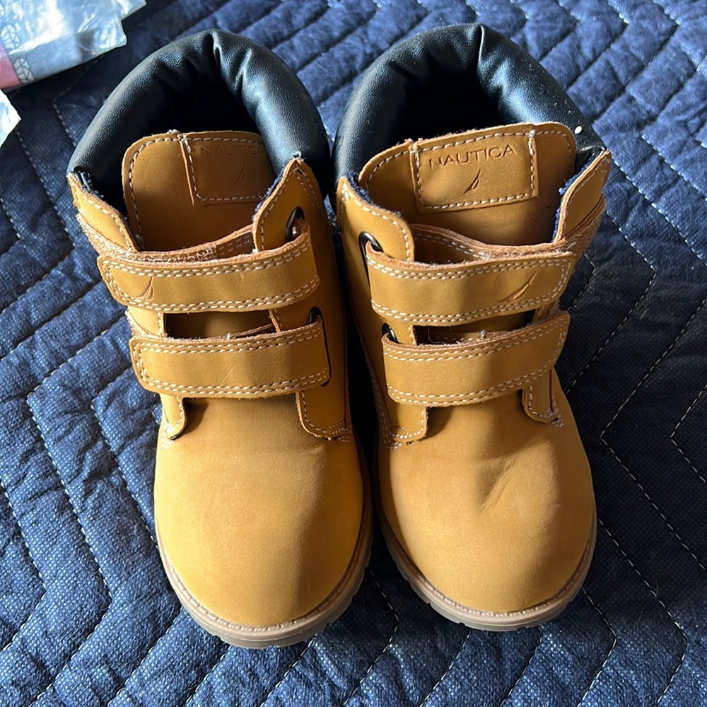 Nautica boots